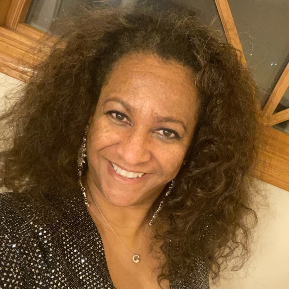 Meet your Posher, Kim - Picture 7 of 8